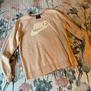 WOMEN’S NIKE CREW NECK